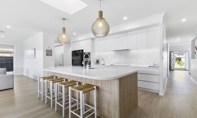 Banksia Beach House | Welcome to Osprey Oasis