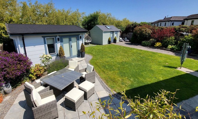 Dungarvan House | Welcome to our family home in the bustling seaside town of Dungarvan.