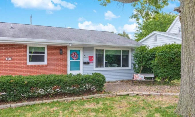 Normal House | Welcome to Redbird Ranch: Your Cozy Campus Retreat at Illinois State
