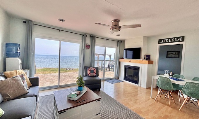 Selkirk Cottage | Welcome to Selkirk Oasis - Your Lakefront Getaway!
