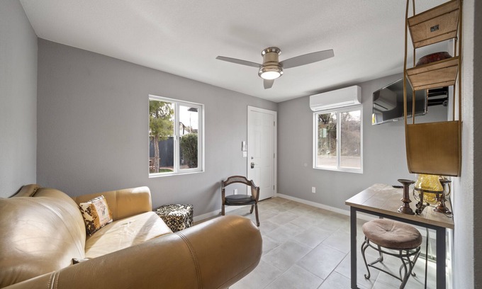 Wickenburg House | Welcome To The Beth @ Wickenburgs The Sheridan
