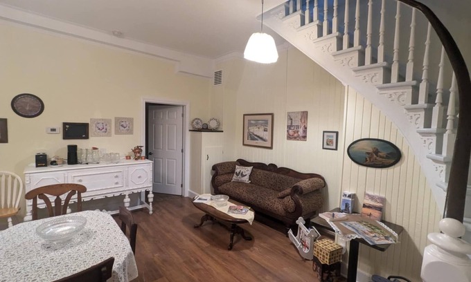 Vankleek Hill Apartment | Welcome to the Matt boutique Inn -in the heart of Vankleek Hill.