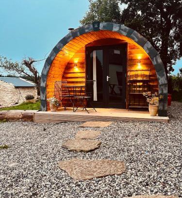 Leinster Ski Chalet | Welcome to the pod