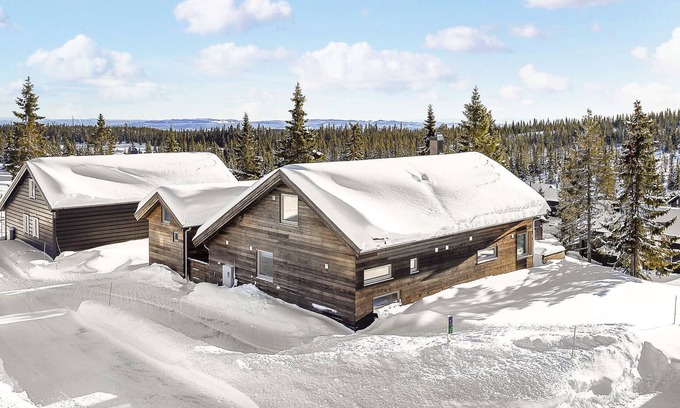 Ringsaker House | Welcome to this beautiful vacation home in a perfect location in Sjusjøen.