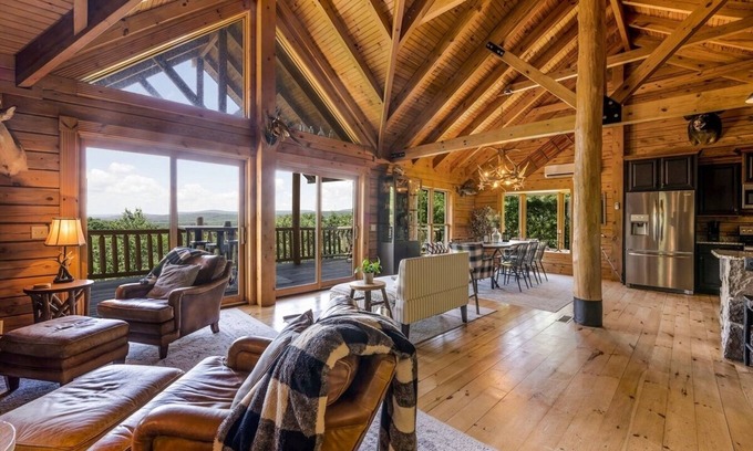 Aquashicola Cabin | Welcome to your luxurious 3,000 sq