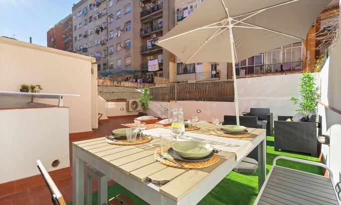 el Fort Pienc Apartment | Welcome to your stylish retreat in the heart of Barcelona!