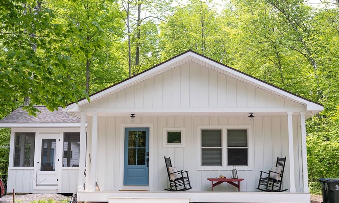 Baileys Harbor House | Welcome to your cozy home away from home Kookaburra Cottage at Kangaroo Lake!