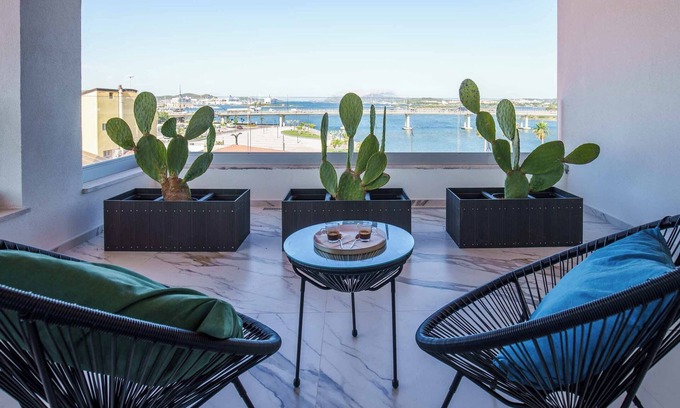 Olbia City Centre House | Welcomely - Light room vistamare - Domenico Modugno - 403