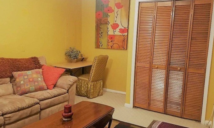Fairfax House | Welcoming, Classy and Comfortable Home