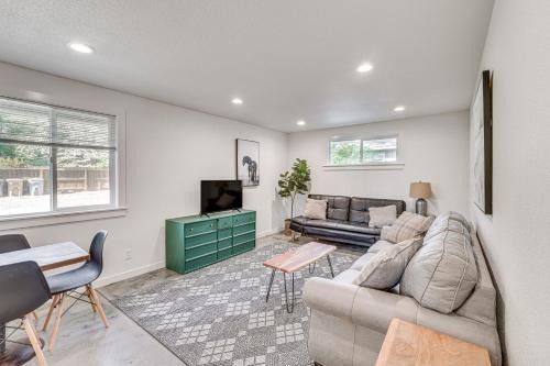 Grants Pass House | Welcoming Grants Pass Retreat - Walk to Park!