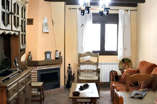 Hueva House | Welcoming House in Hueva, Great View
