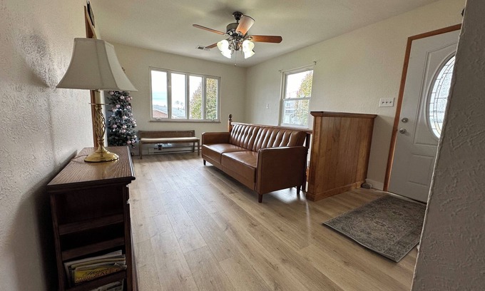 Summerlee House | Well-Appointed 2br house 10 mins to New River Gorge National Park