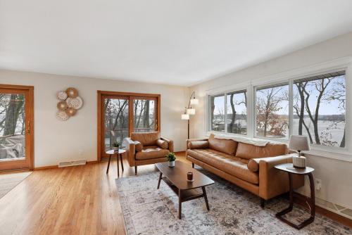 White Lake House | Well appointed Lakefront home
