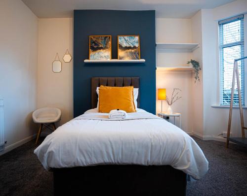 Nuneaton Apartment | Well equipped home in Nuneaton sleeps5 FREE parking good amenites WiFi contractors - insurance companies - relocation agents