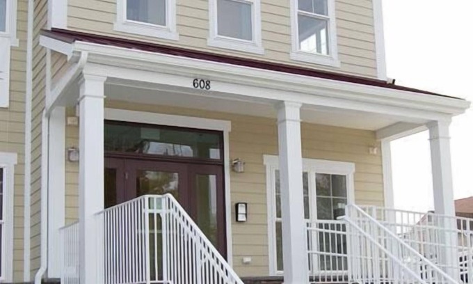 West Annapolis Condo | West Annapolis Condo! Ideal location - Close to downtown Annapolis and commuter routes