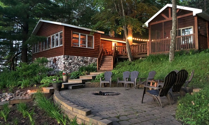 Weyerhaeuser Cabin | West Bay - A classic cabin experience on Island Lake