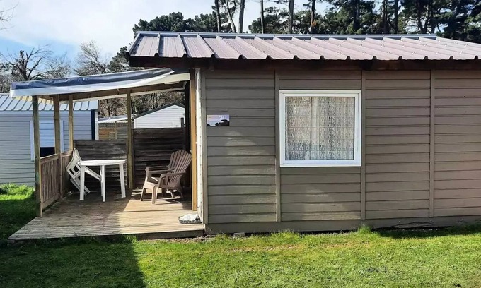 Perros-Guirec Ski Chalet | WEST CAMPING * - Chalet 16m2 - 1 bedroom (without shower) 2 persons