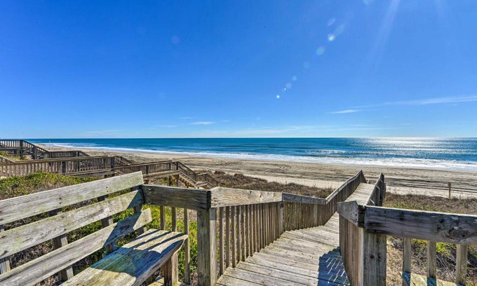 Emerald Isle Apartment | West of the Moon Ocean Apt with Beach Access!