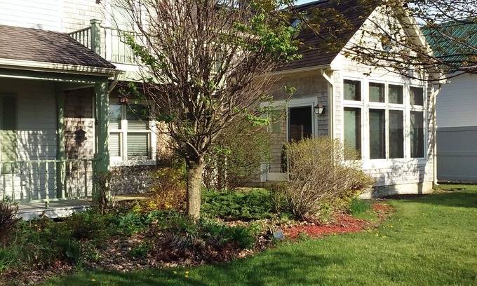 Isle La Motte House | West Shore Lake Champlain Sunsets and Mountain Views