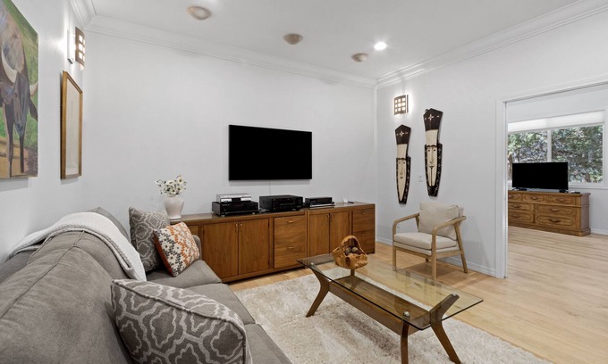 Bend House | West side Oasis in Bend near Shevlin Park, beautiful, manicured acreage