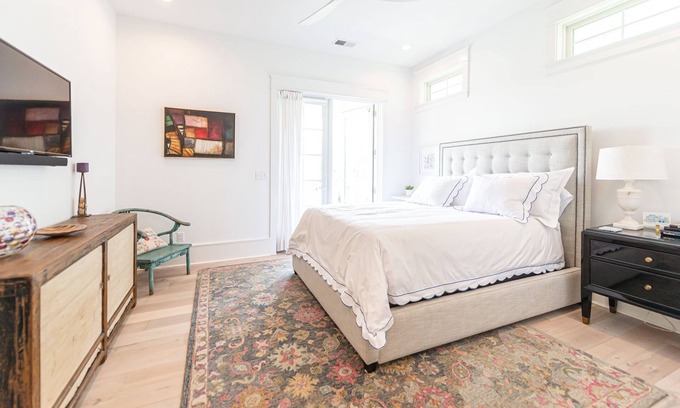 Georgetown House | West Suite-Southern Charm,Bleubird Studio + Suites, 5mKHP, 30 min The Ark,