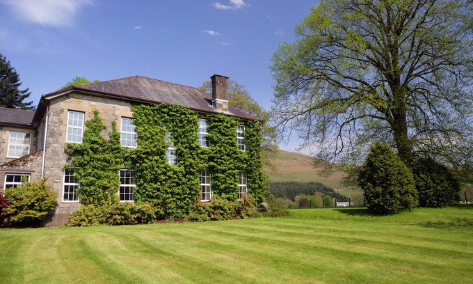 Langholm Cottage | WESTERKIRK MAINS, pet friendly, with a garden in Westerkirk