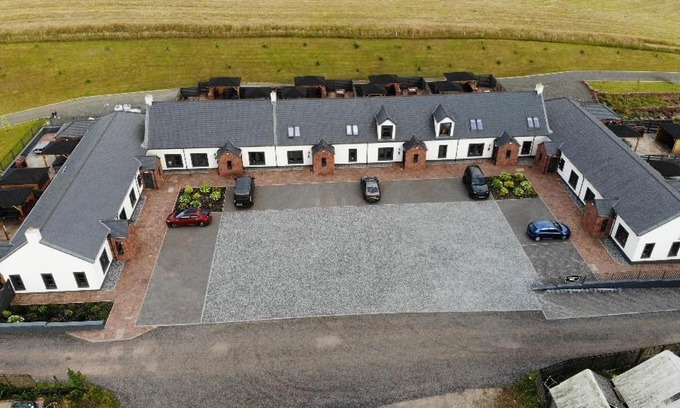 Alexandria House | Westertonhill Lodge 3 with Hot Tub Option