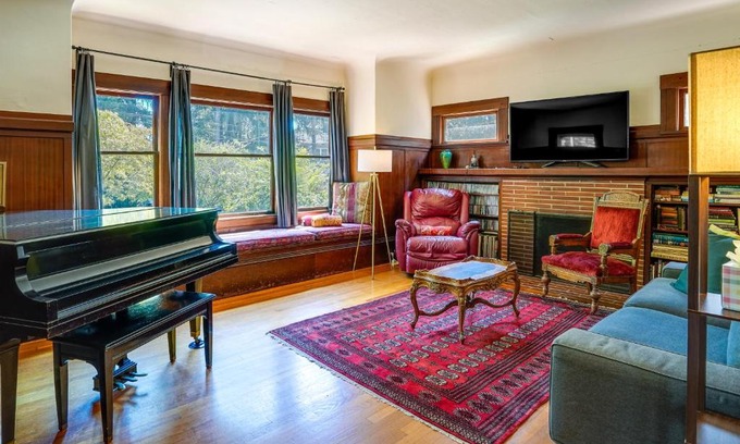 Elmwood House | WFH-Friendly Berkeley Home Less Than 2 Mi to University!