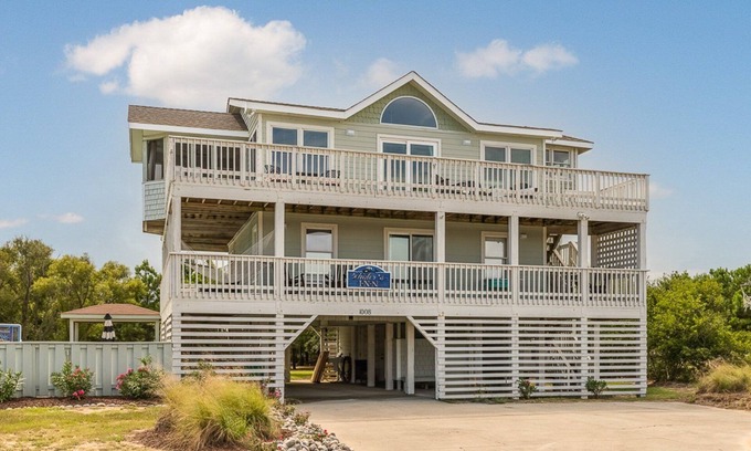 Whalehead Beach House | Whaler's Inn - C7928. Oceanside, Pool, Hot Tub, Pets Allowed