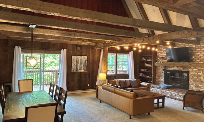Jefferson Township House | Wheel House-Secluded Chalet Close to Ohiopyle in Heart of Laurel Highlands