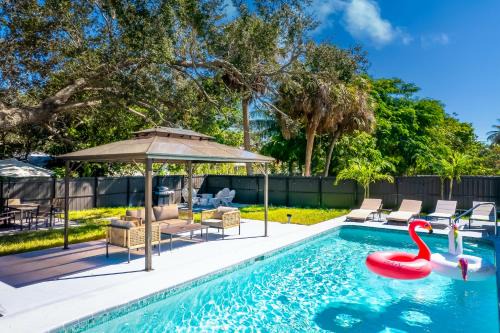 East Naples House | When in Naples! Pool Villa-Attached, 3 miles to the Beach