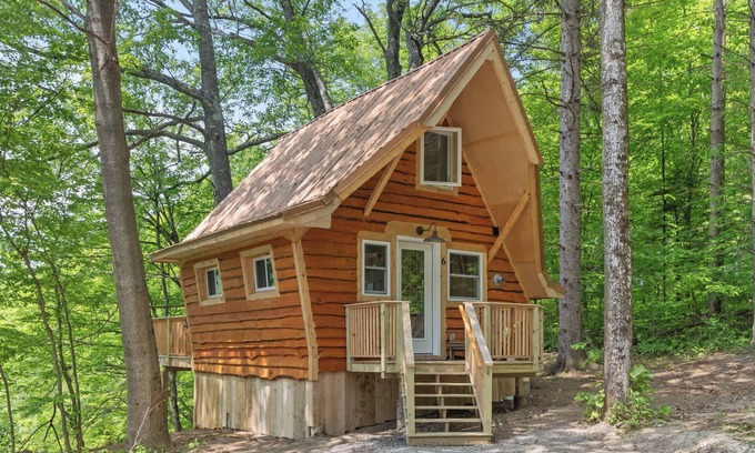 Johnson Cabin | Whimsical Vermont Cabin w/Hot Tub & Mountain Views