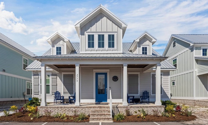 Orange Beach House | Whiskey Sands- 4 Private Suites, Fenced Yard, Close to Pool, Walk to the Beach!