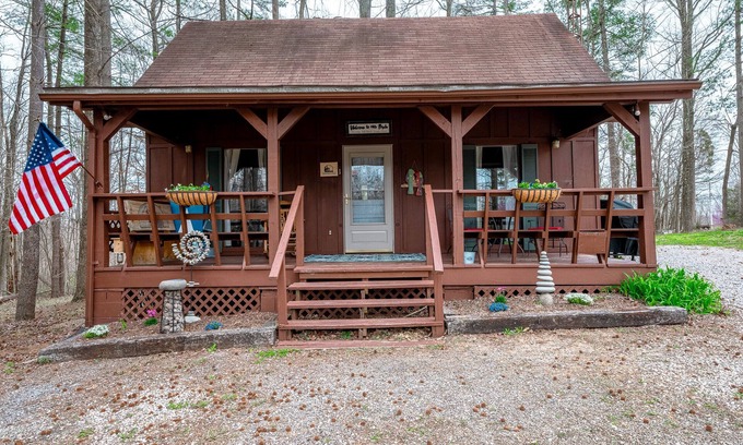 Schnellville House | Whispering Pines Cabin at Patoka Lake - Make memories in newly renovated cabin
