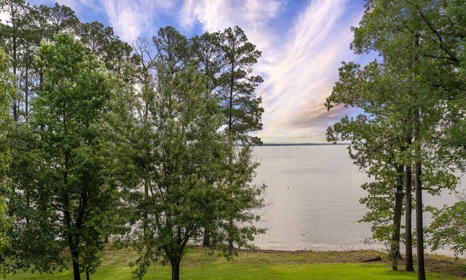 Cason House | Whispering Pines - Lake of the Pines Waterfront!