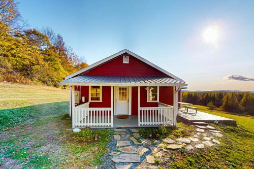 Barton House | Whispering Pines Retreat
