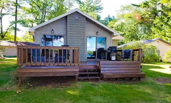 Tomahawk House | Whispering Pines