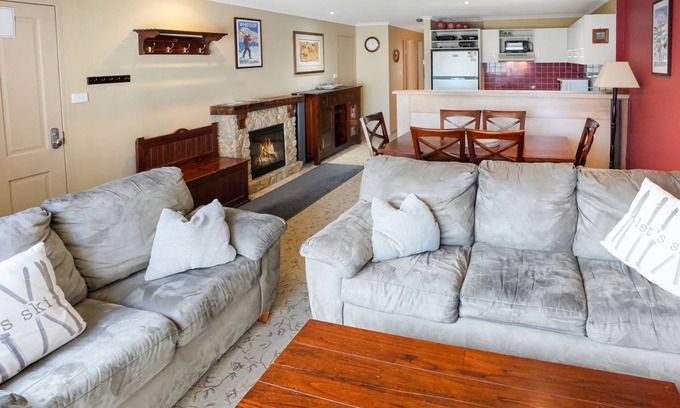Mount Buller Apartment | WHISTLER 3 - Mt Buller Village - Family/Small Group Accommodation