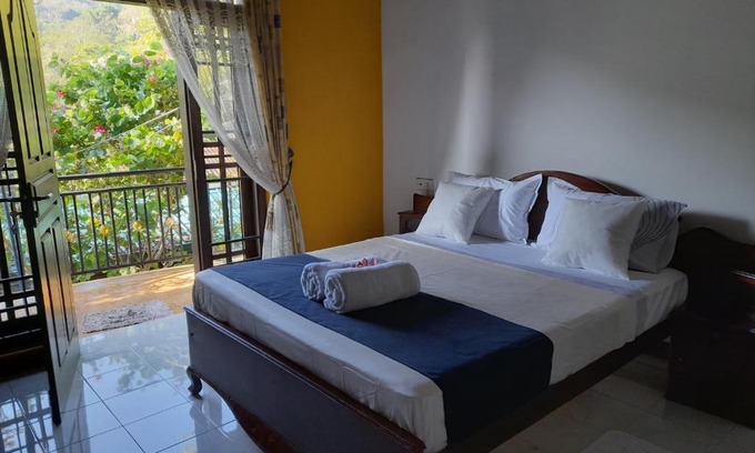 Wayikkal House | White Residence