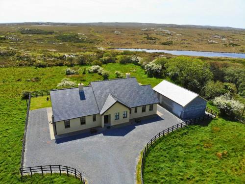 Clifden House | White Thorn House