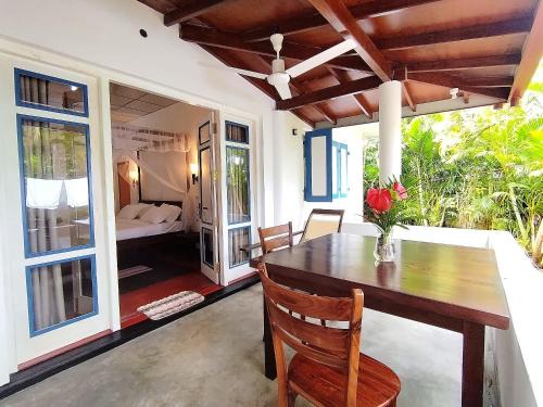 Tangalle House | White Villa - Homestay