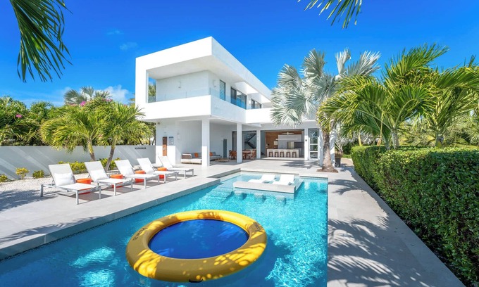Long Bay Villa | White Villas - Oceanview, Pool & Beach Access (1)