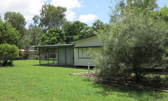 Picnic Bay House | "WHITEHAVEN" in Picnic Bay