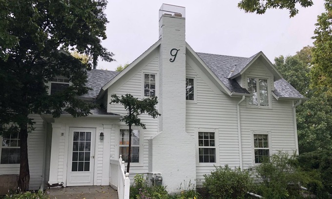 Coon Rapids Bed & Breakfast | Whiterock Conservancy - Roswell in the Historic Garst Farmhouse