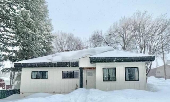Lava Hot Springs House | Whitewater Cottage- IN TOWN, walk to everything!