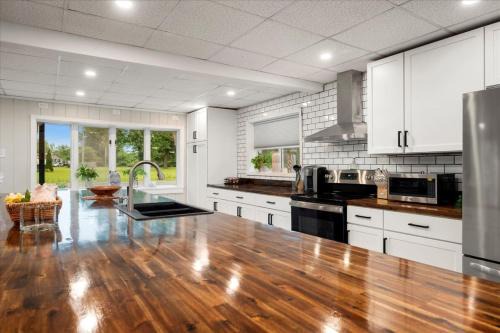 South Bay House | Whitewater The Main Sail Oneida Lake Sleeps 11