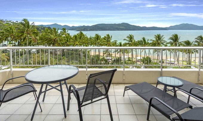 Hamilton Island Apartment | Whitsunday Apartment West 402