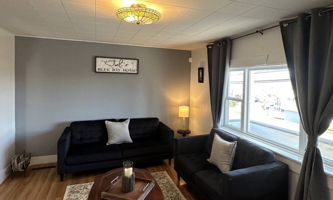 Dalhousie House | Whole house w/ picturesque mountain views, super close to beach & hiking trails!