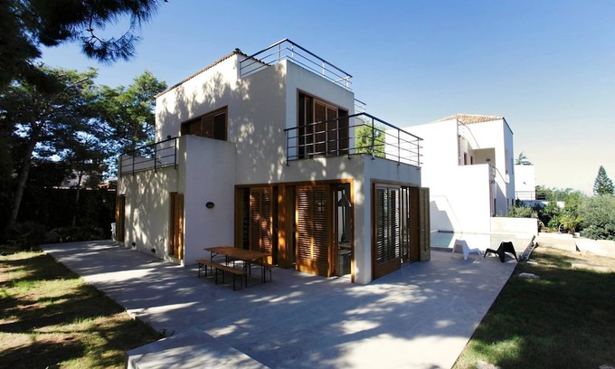 Torre Colonna-sperone Hotel | Whole Modern Villa with Pool and Near the Sea