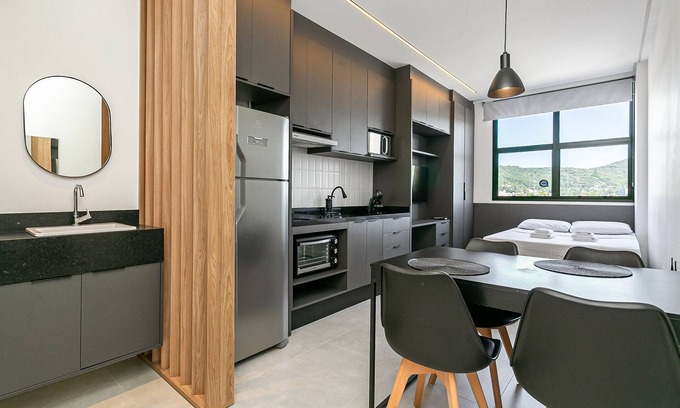 Florianopolis Apartment | WI-FI 300MB | Studio | Estação Santa Mônica #SM111